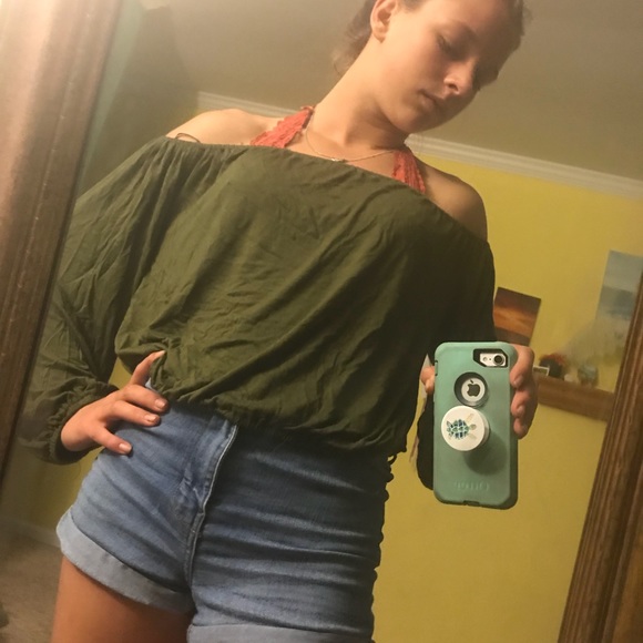 Green off the shoulder shirt - Picture 4 of 5